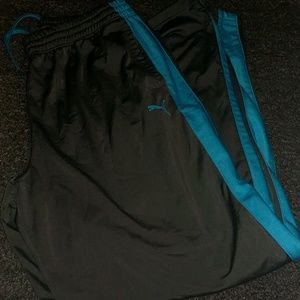 Sweats/shorts/shirt/tank.